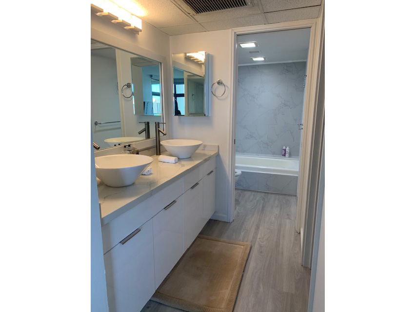 Yacht Harbor Tower #3809