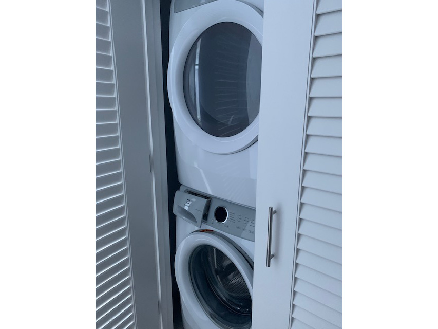 Azure Ala Moana #1803