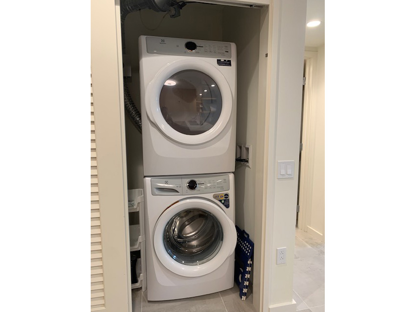 Sky Ala Moana West #905