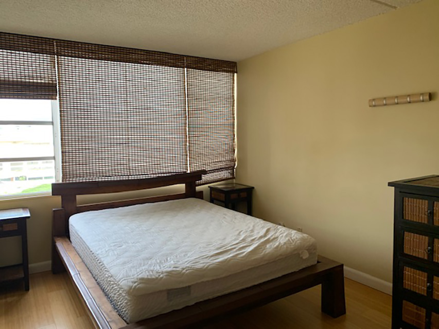 Villa On Eaton Square #1212