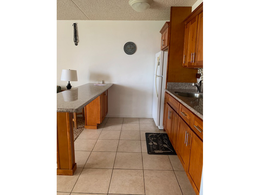 Waikiki Banyan #805-I