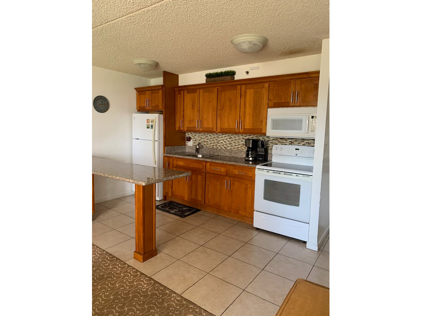 Waikiki Banyan #805-I