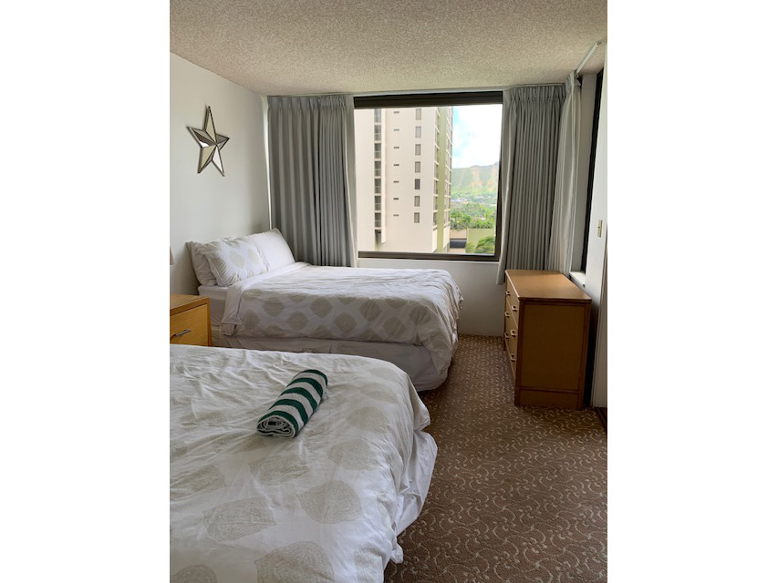 Waikiki Banyan #805-I