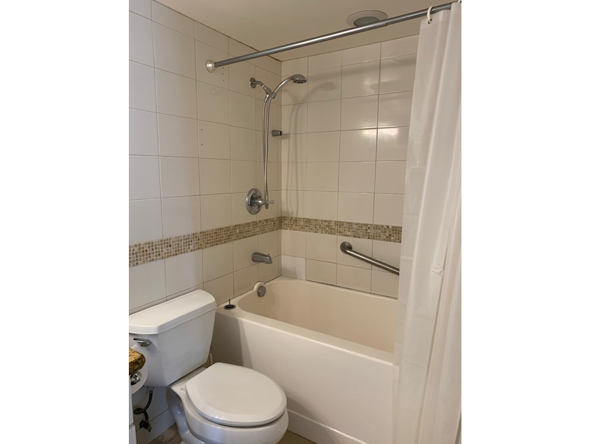 Waikiki Banyan #805-I