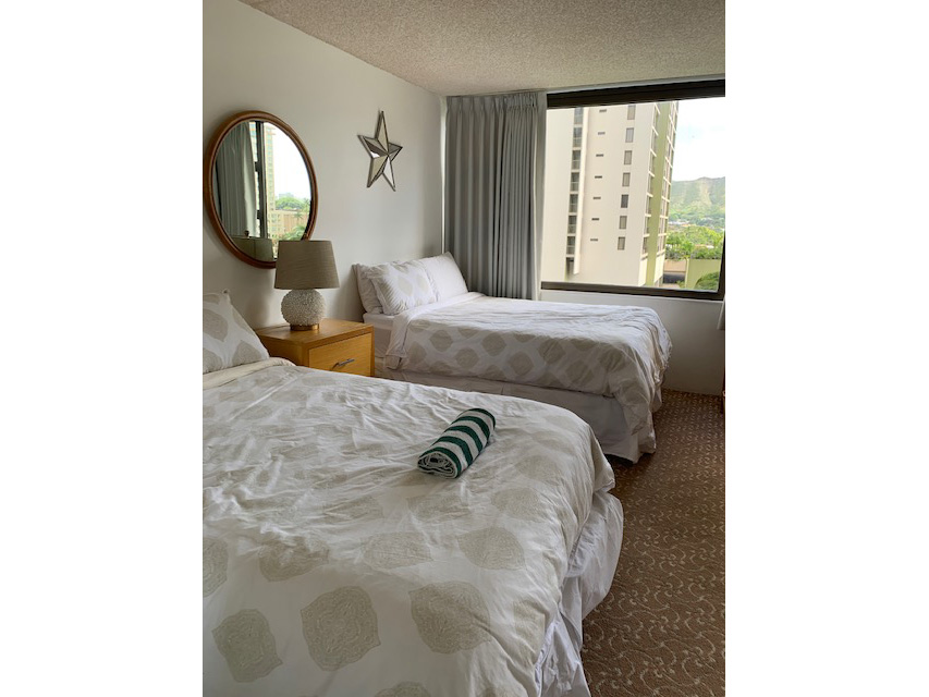 Waikiki Banyan #805-I