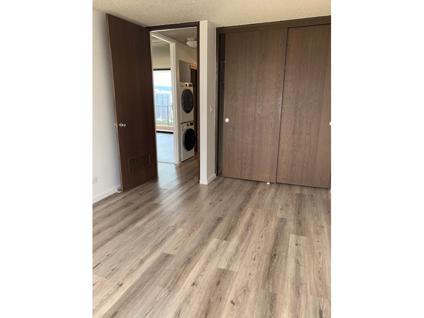 Chateau Waikiki #2404