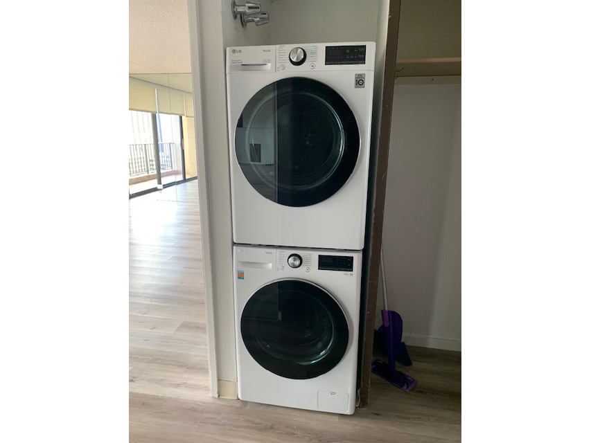 Chateau Waikiki #2404