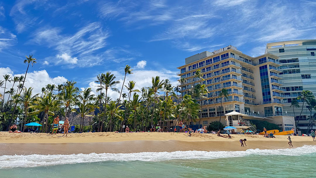 ハワイ、ホノルルの年間の気温、服装、日焼け対策（UV指数）