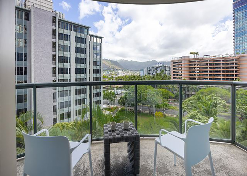 ラグジュアリーな滞在をお得に楽しむ「アルーアワイキキ #811」