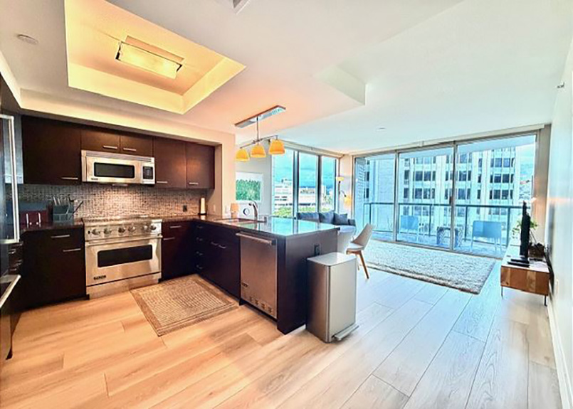 ラグジュアリーな滞在をお得に楽しむ「アルーアワイキキ #811」