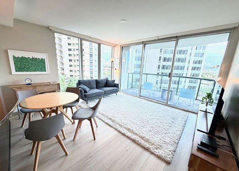 ラグジュアリーな滞在をお得に楽しむ「アルーアワイキキ #811」